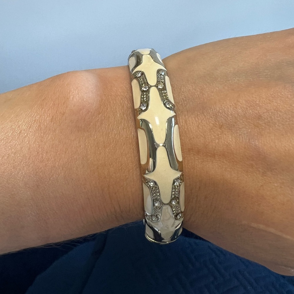 Bracelets - Picture 4 of 4